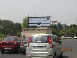 Noida Sector -104 Near Barfi Hotel, Traffic Towards Sector- 49