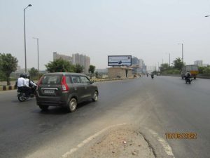 Sector -123, Before Hindon River, Traffic Towards Gaur Chowk